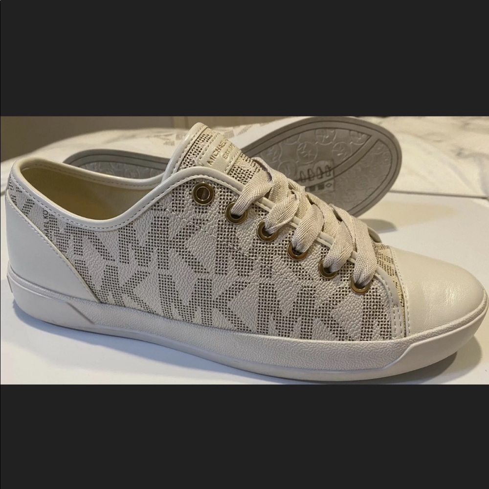 Michael Kors Women's City Sneaker Size 9